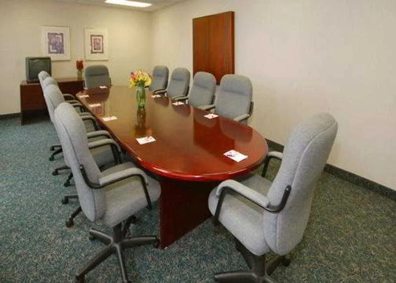 Hotel Comfort Suites Airport Columbus